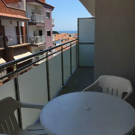Cosy And Comfortable Beach Apartment